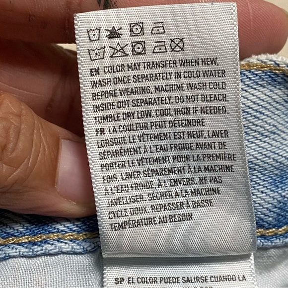 American Eagle Shorts Women’s Size 2 Light Wash distressed Denim Mom Shorts - Picture 12 of 14